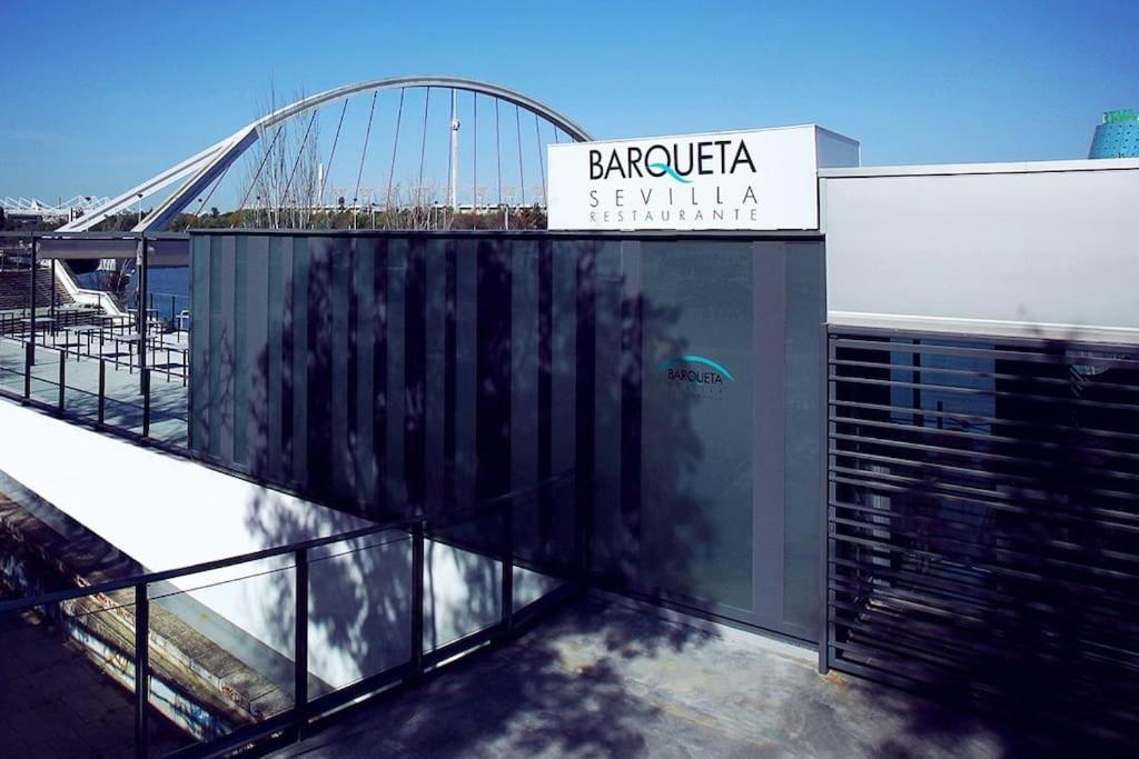 San Lorenzo-Isla Magica Seville Luaran gambar